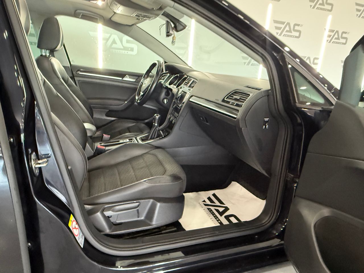 Imagen 72 del Volkswagen Golf en Auto Select Edition, Figueres