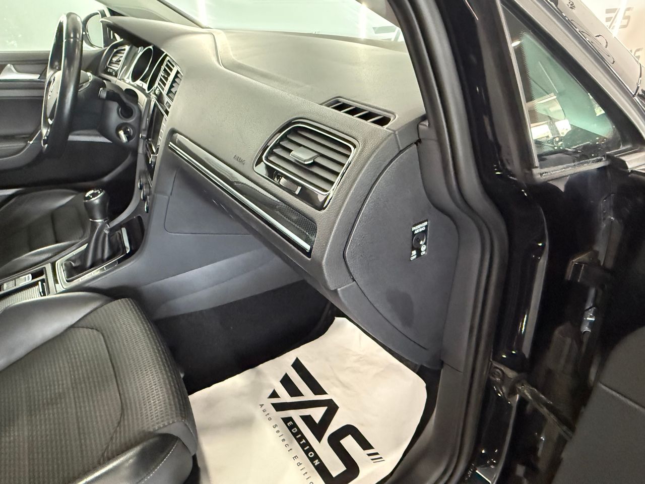 Imagen 73 del Volkswagen Golf en Auto Select Edition, Figueres
