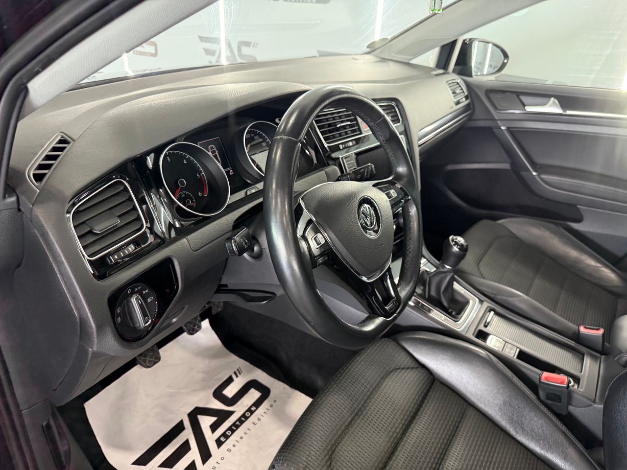 Imagen 111 del Volkswagen Golf en Auto Select Edition, Figueres