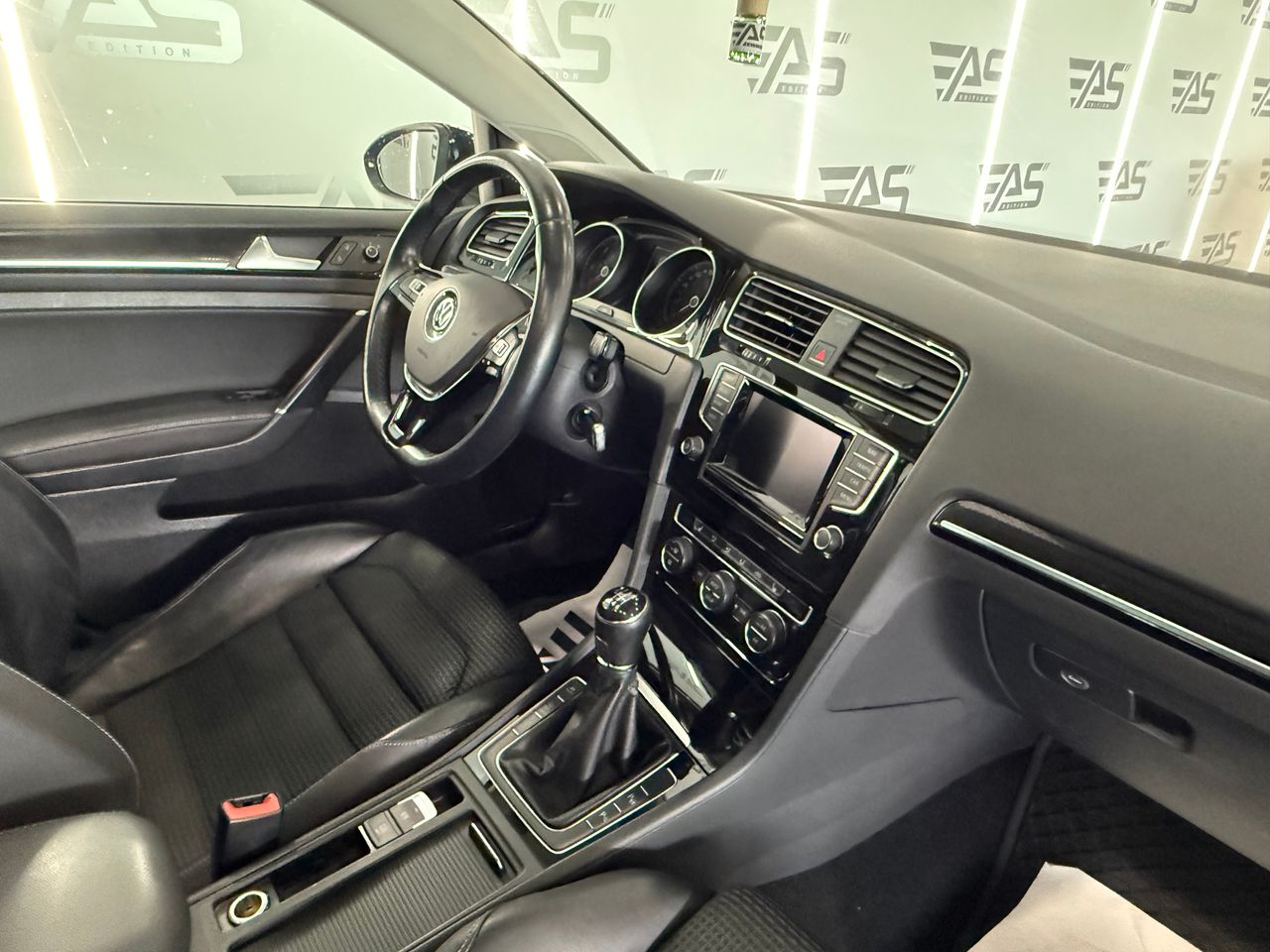 Imagen 76 del Volkswagen Golf en Auto Select Edition, Figueres