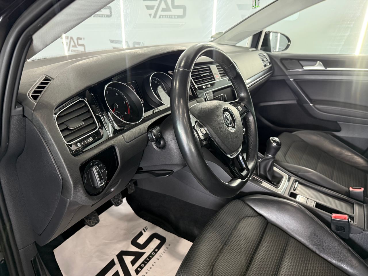 Imagen 109 del Volkswagen Golf en Auto Select Edition, Figueres