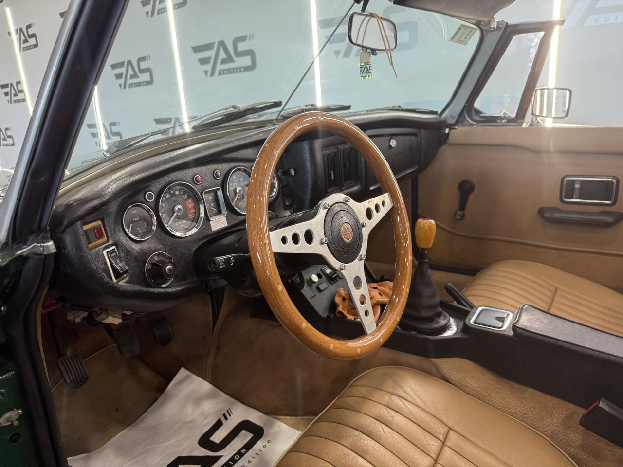 Imagen 136 del MG MGB Roadster en Auto Select Edition, Figueres