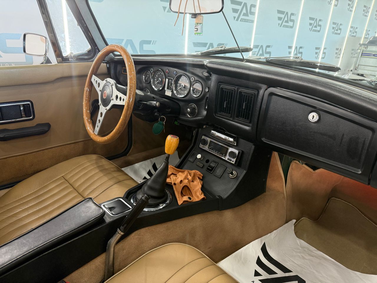 Imagen 182 del MG MGB Roadster en Auto Select Edition, Figueres