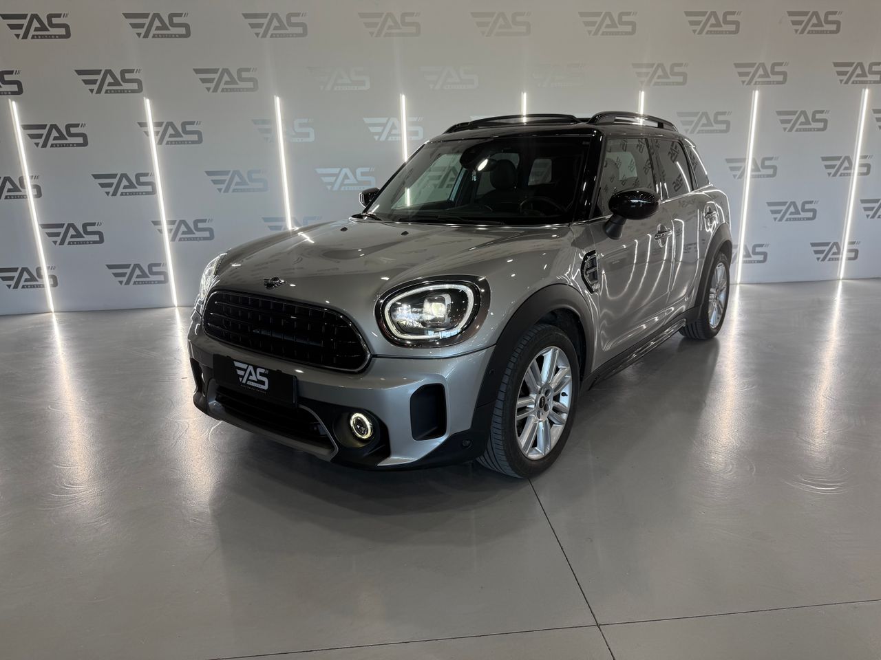 MINI Countryman Cooper 1.5 136cv 5p – Full Extras !!!