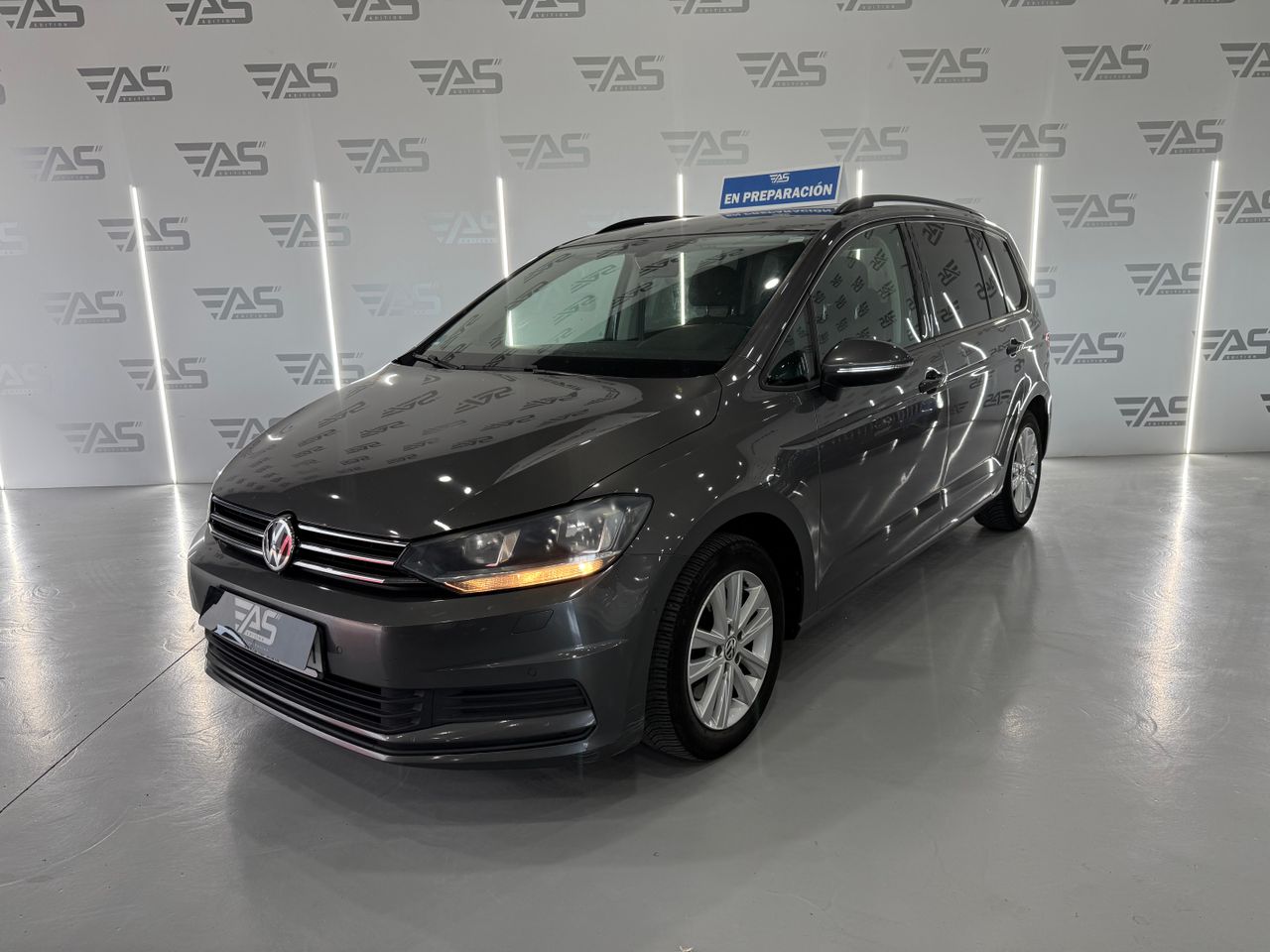 Foto volkswagen touran 2016 /