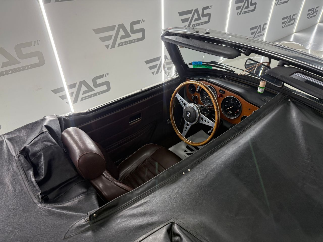 Imagen 279 del Triumph TR6 en Auto Select Edition, Figueres