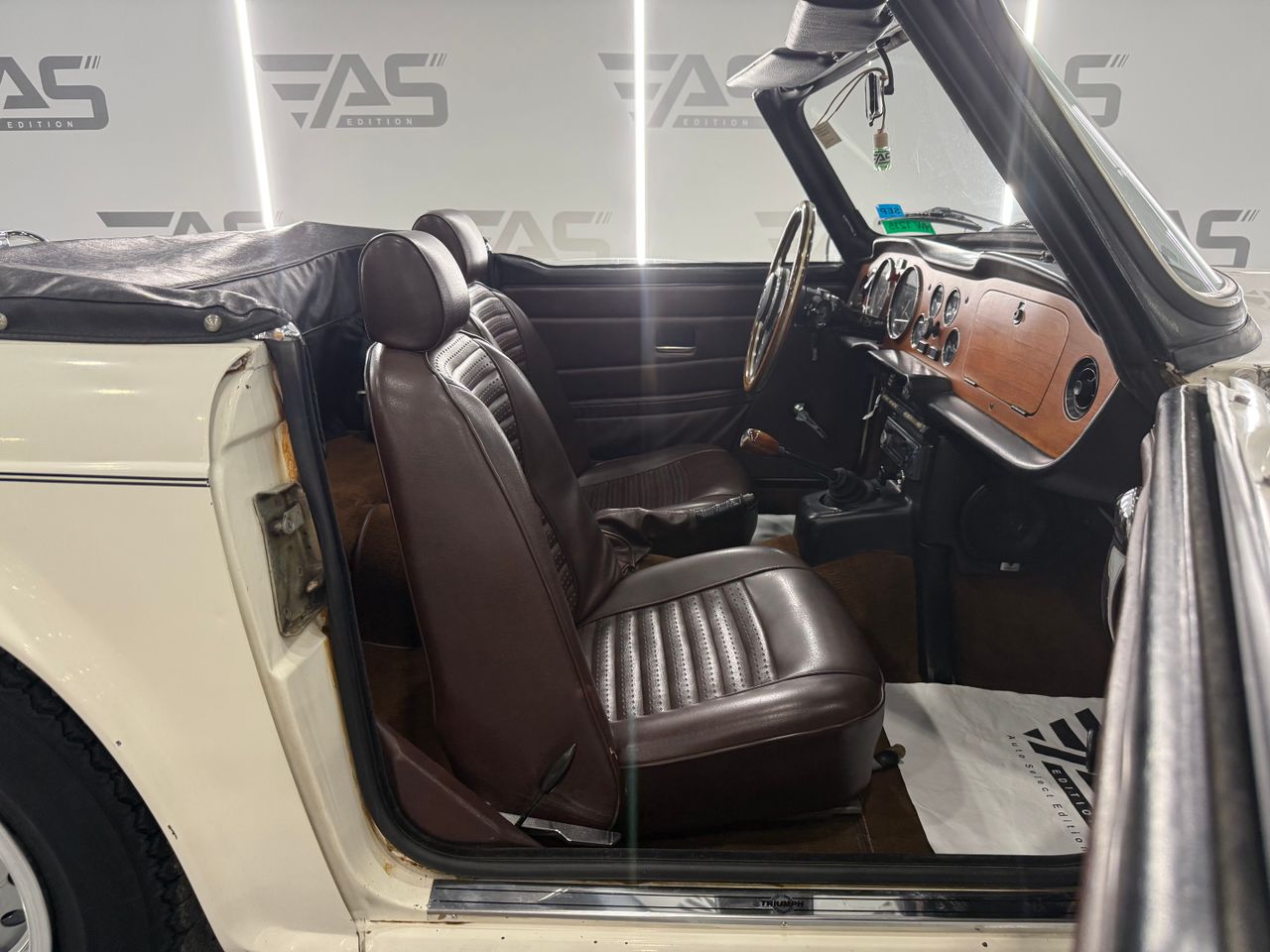 Imagen 192 del Triumph TR6 en Auto Select Edition, Figueres