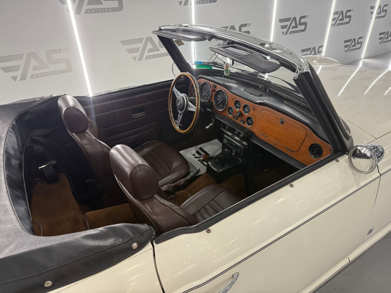Imagen 188 del Triumph TR6 en Auto Select Edition, Figueres