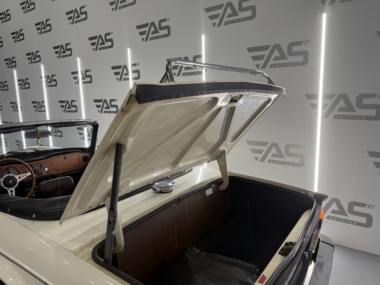 Imagen 116 del Triumph TR6 en Auto Select Edition, Figueres