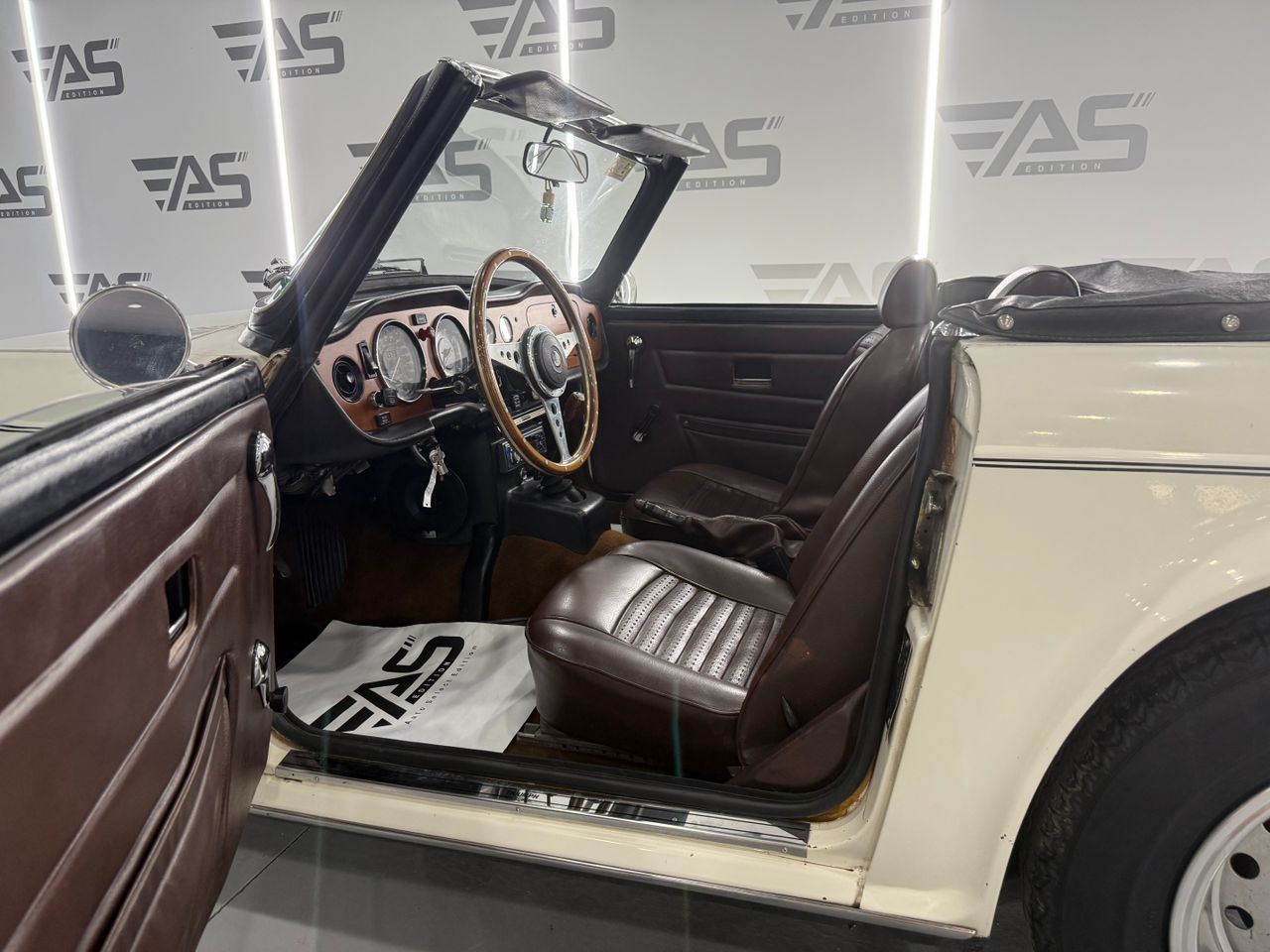 Imagen 132 del Triumph TR6 en Auto Select Edition, Figueres