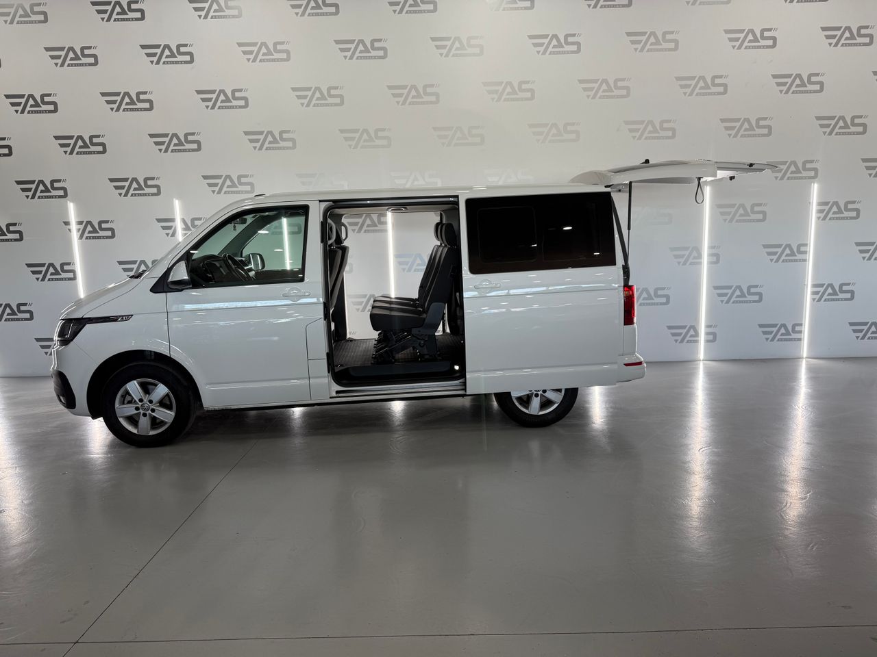 Imagen 9 del Volkswagen Caravelle en Auto Select Edition, Figueres
