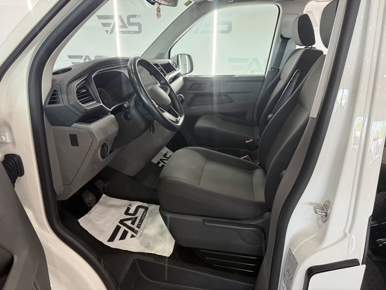 Imagen 141 del Volkswagen Caravelle en Auto Select Edition, Figueres