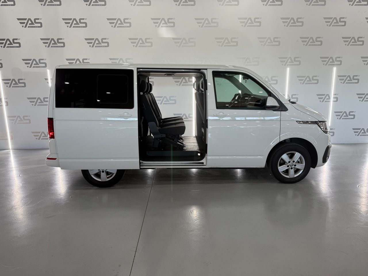 Imagen 12 del Volkswagen Caravelle en Auto Select Edition, Figueres