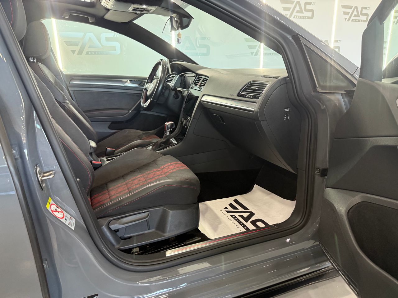 Imagen 78 del Volkswagen Golf en Auto Select Edition, Figueres