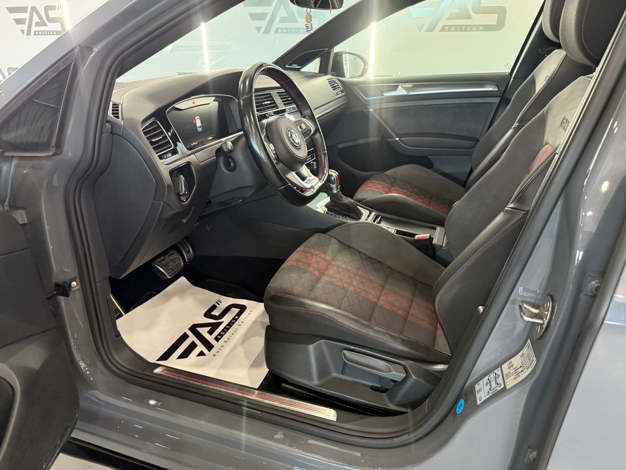 Imagen 125 del Volkswagen Golf en Auto Select Edition, Figueres