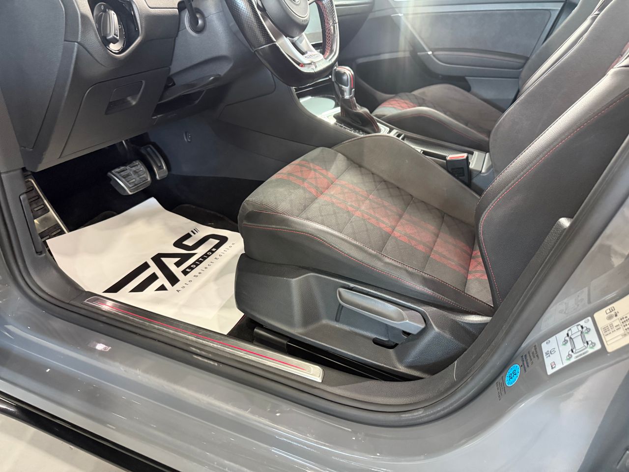 Imagen 123 del Volkswagen Golf en Auto Select Edition, Figueres