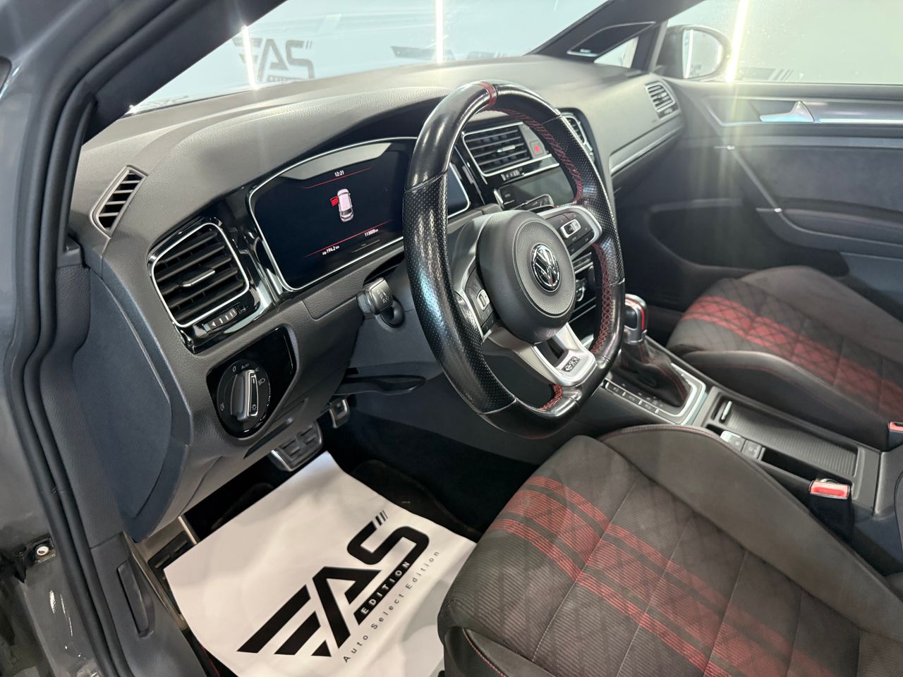 Imagen 127 del Volkswagen Golf en Auto Select Edition, Figueres