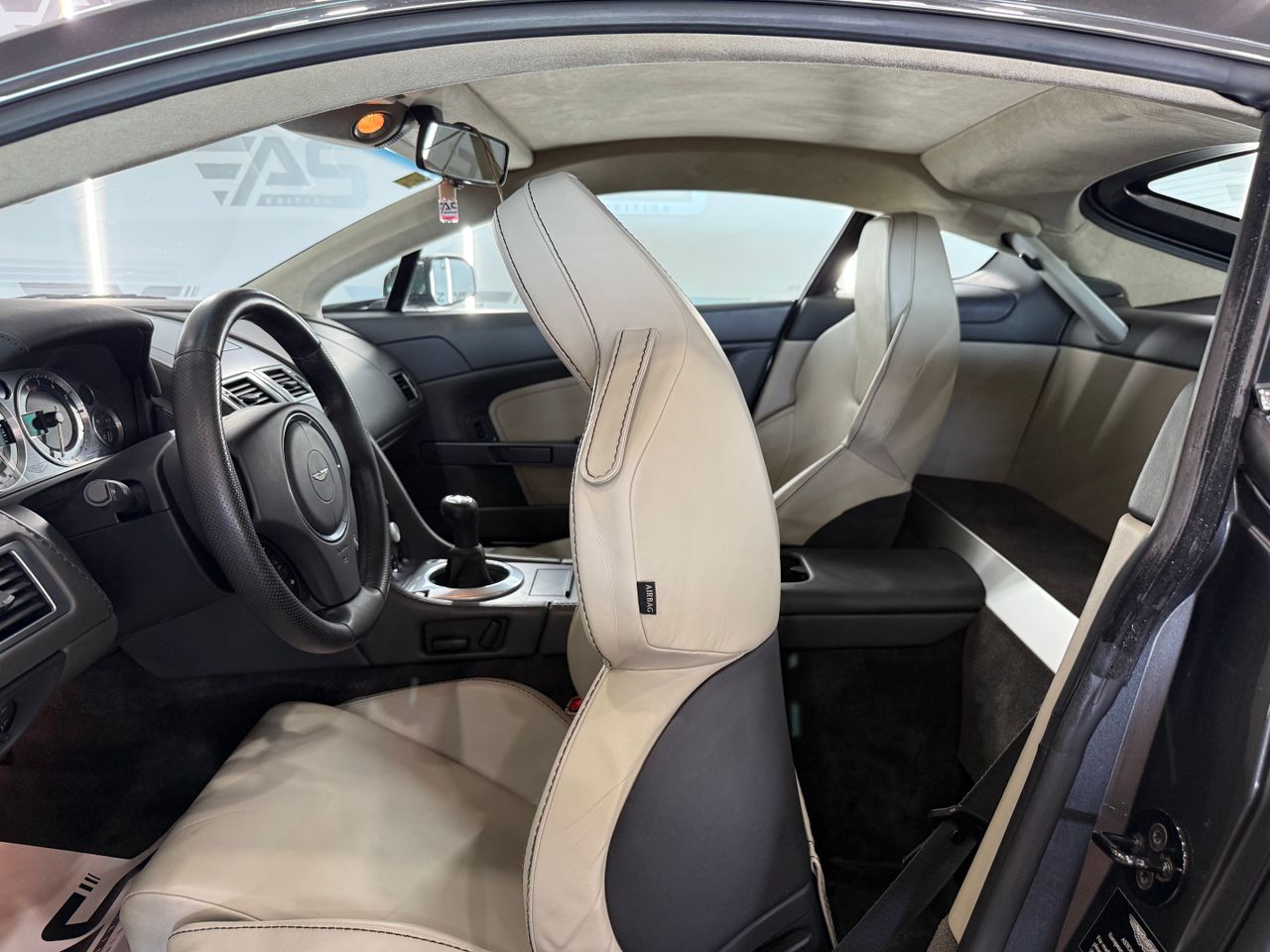 Imagen 151 del Aston martin V8 Vantage en Auto Select Edition, Figueres
