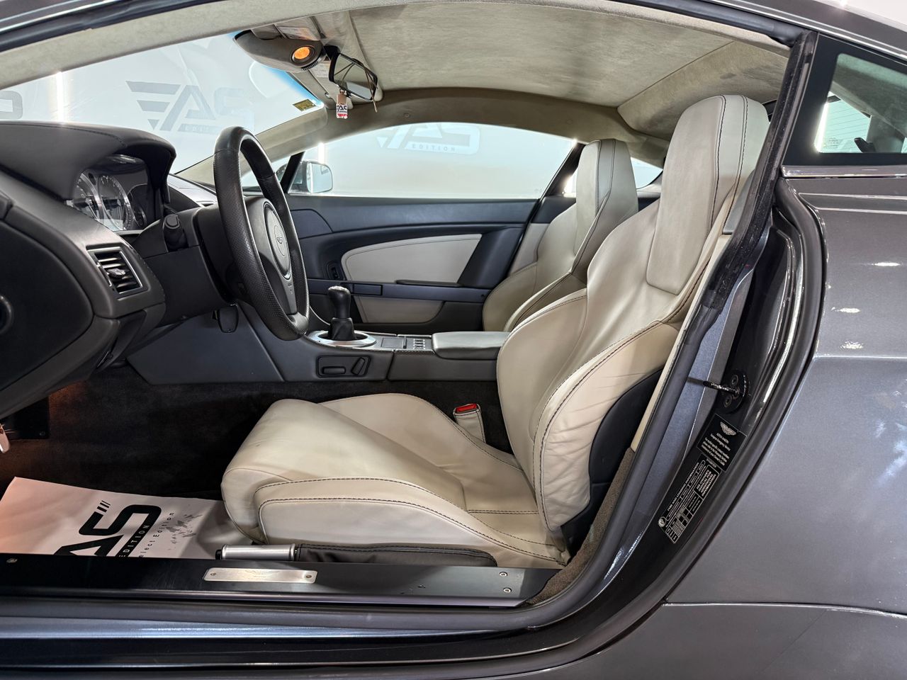 Imagen 140 del Aston martin V8 Vantage en Auto Select Edition, Figueres