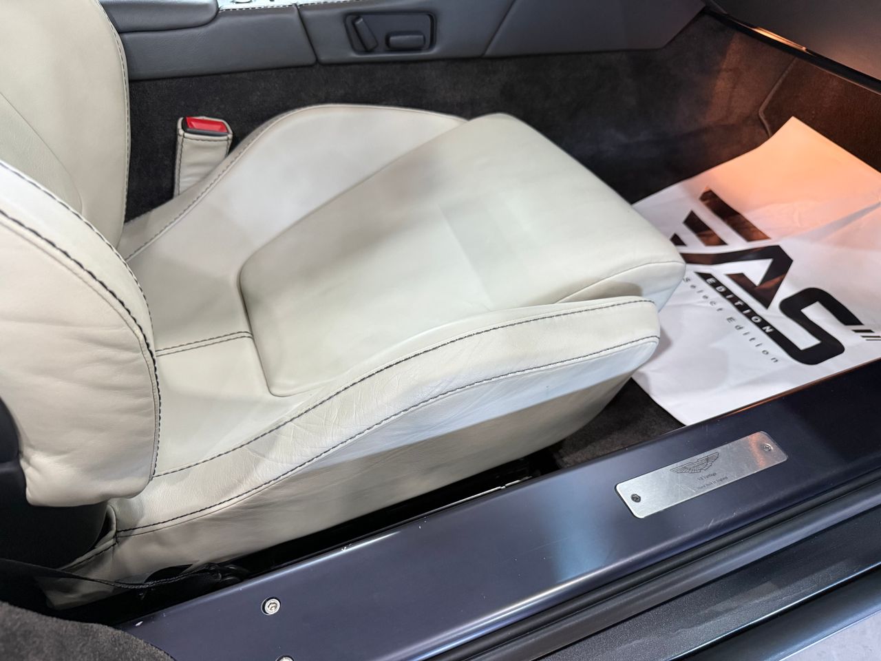 Imagen 111 del Aston martin V8 Vantage en Auto Select Edition, Figueres