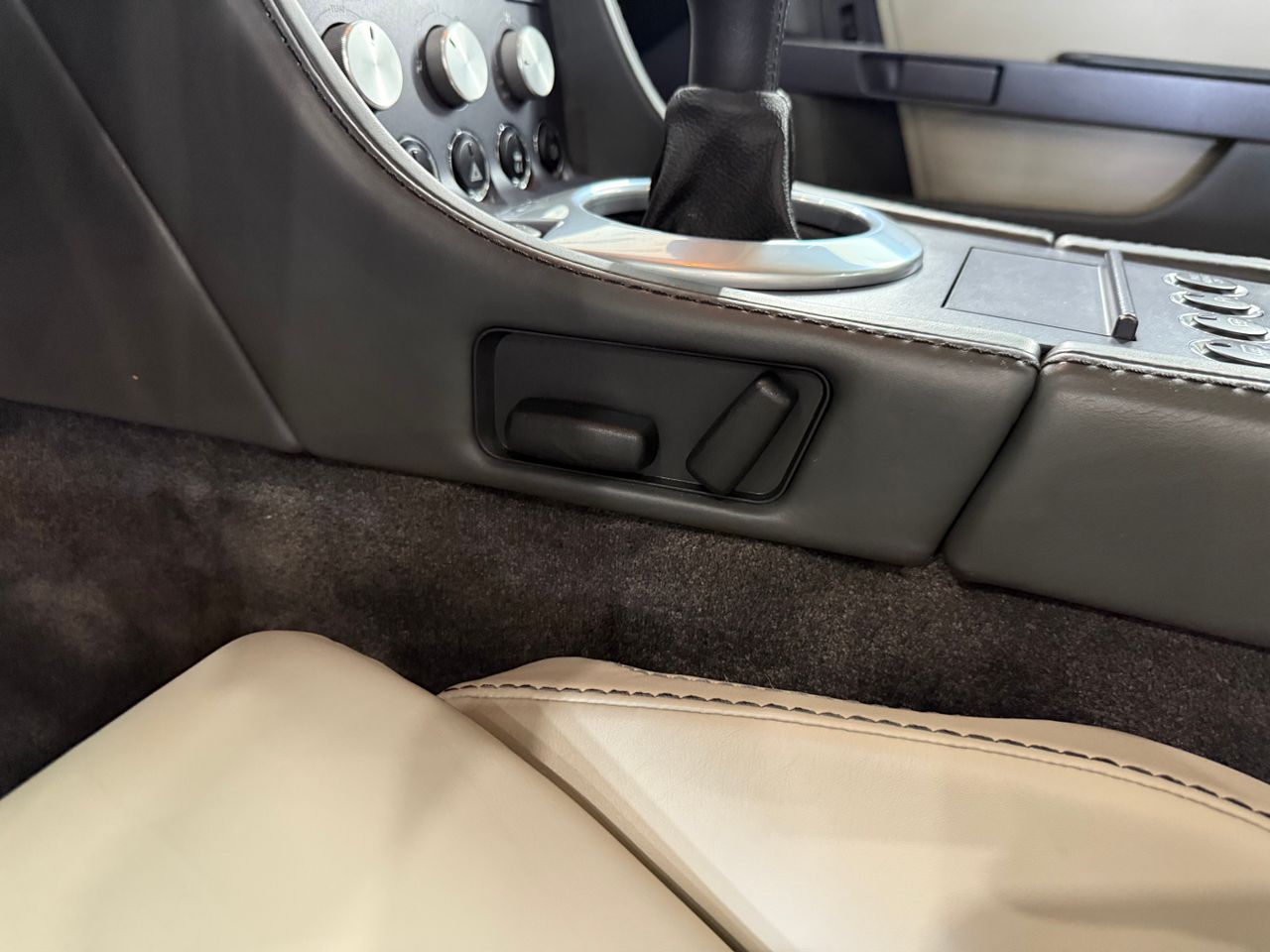 Imagen 158 del Aston martin V8 Vantage en Auto Select Edition, Figueres