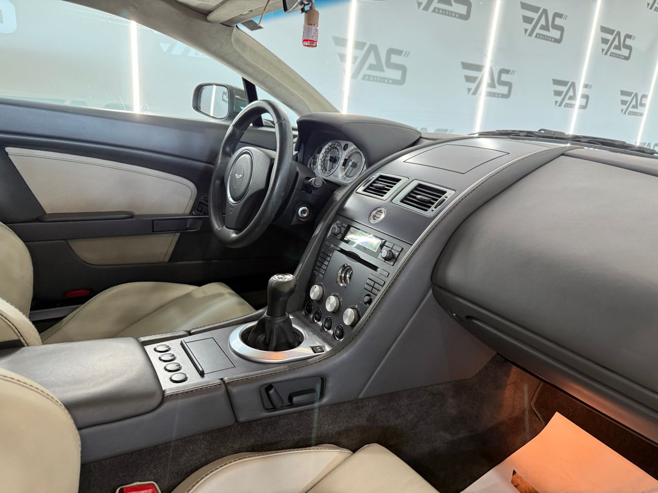 Imagen 101 del Aston martin V8 Vantage en Auto Select Edition, Figueres