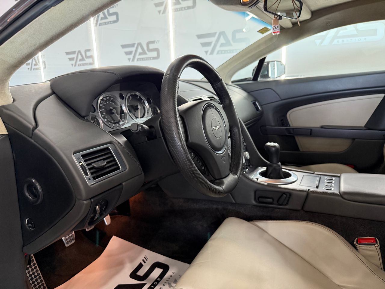 Imagen 143 del Aston martin V8 Vantage en Auto Select Edition, Figueres