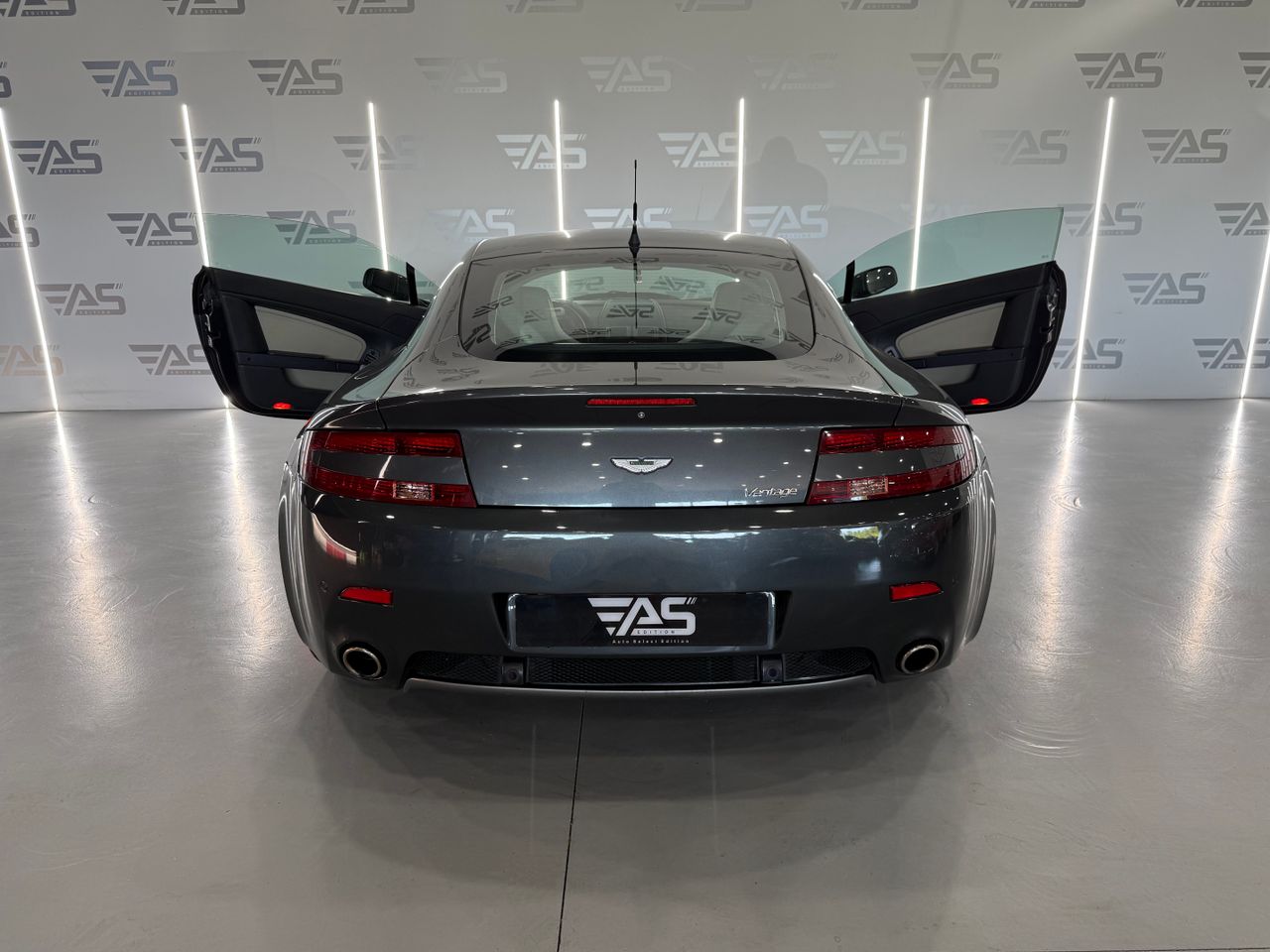 Imagen 8 del Aston martin V8 Vantage en Auto Select Edition, Figueres