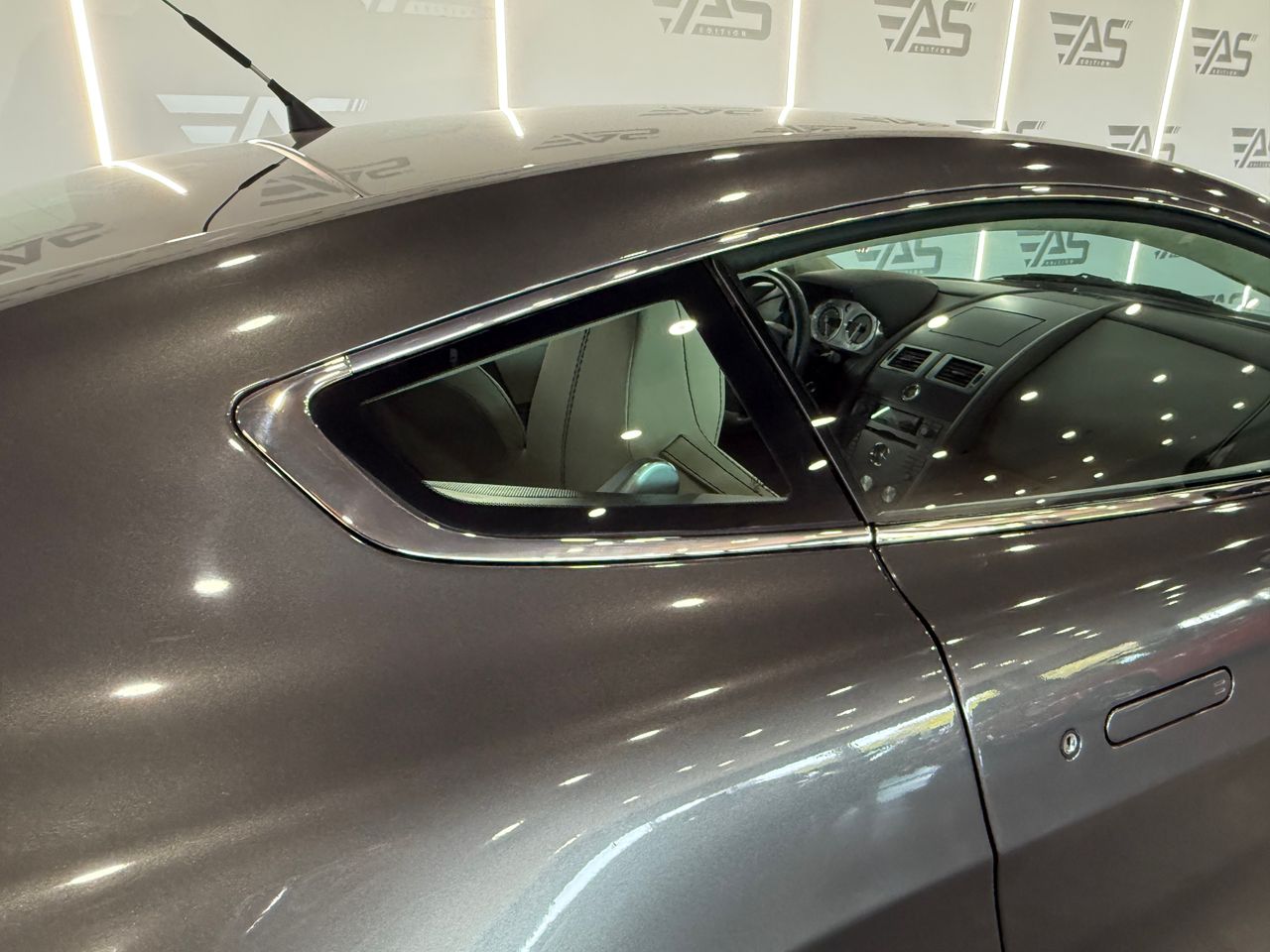 Imagen 21 del Aston martin V8 Vantage en Auto Select Edition, Figueres