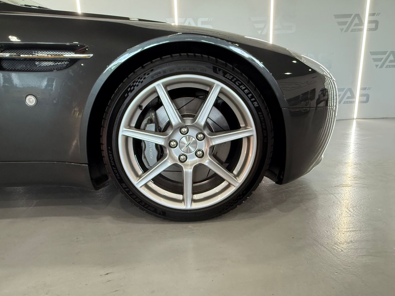 Imagen 60 del Aston martin V8 Vantage en Auto Select Edition, Figueres