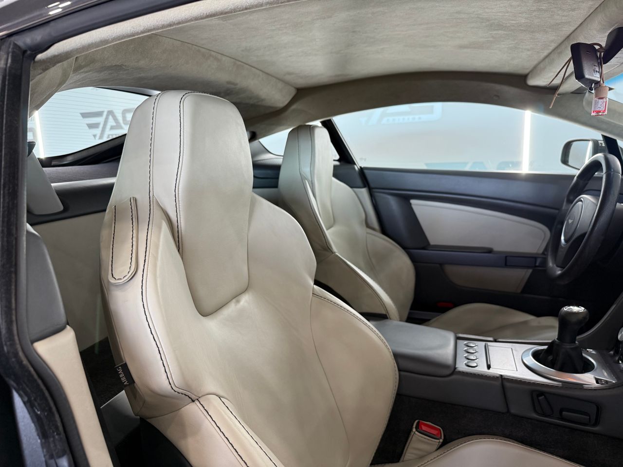 Imagen 107 del Aston martin V8 Vantage en Auto Select Edition, Figueres