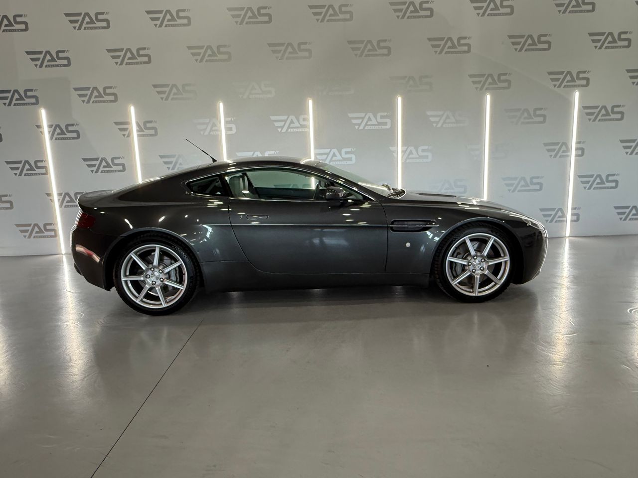 Imagen 7 del Aston martin V8 Vantage en Auto Select Edition, Figueres