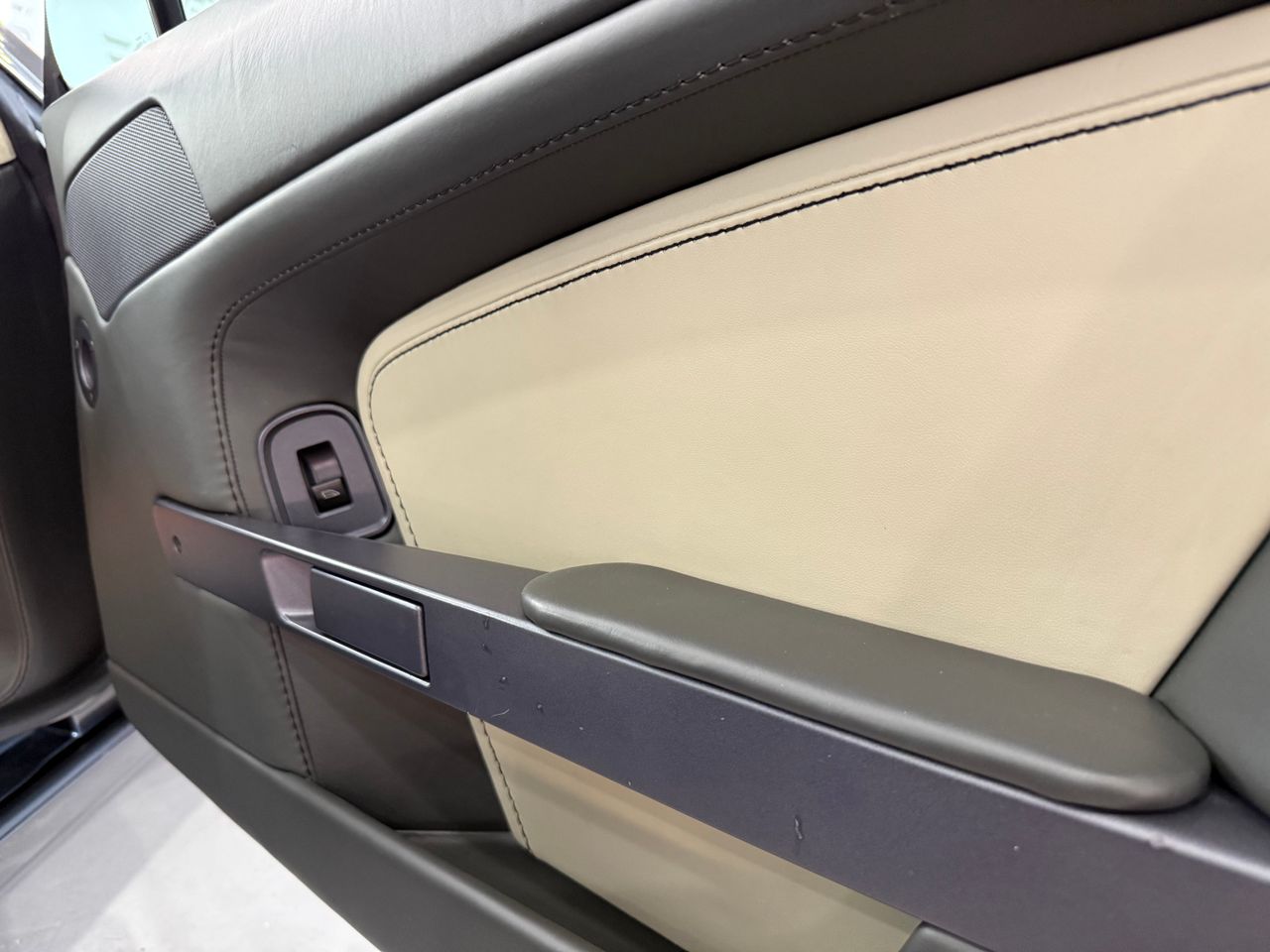 Imagen 94 del Aston martin V8 Vantage en Auto Select Edition, Figueres