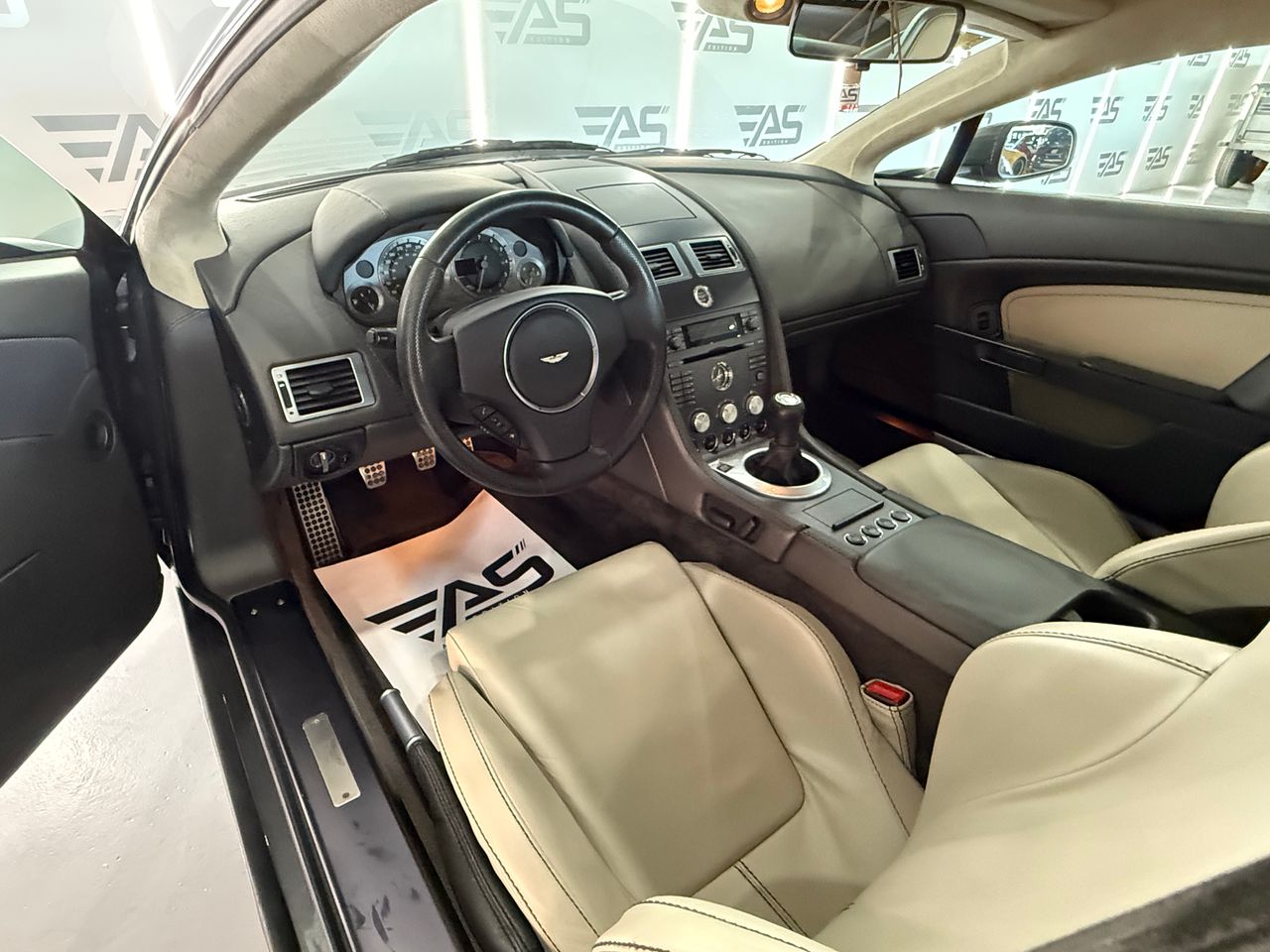 Imagen 182 del Aston martin V8 Vantage en Auto Select Edition, Figueres