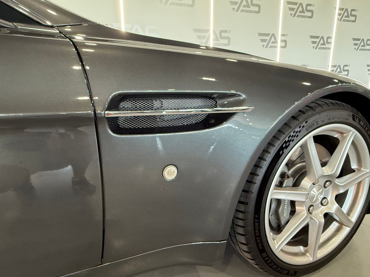 Imagen 24 del Aston martin V8 Vantage en Auto Select Edition, Figueres