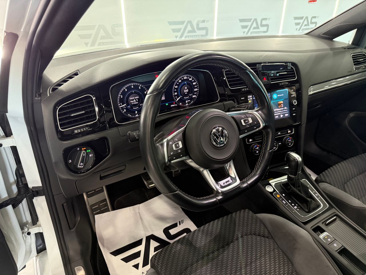 Imagen 212 del Volkswagen Golf en Auto Select Edition, Figueres