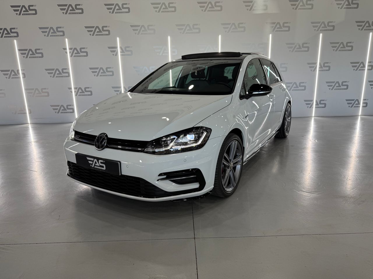 Volkswagen Golf Sport R-Line 1.5 TSI 110kW (150CV) DSG – FULL FULL IMPECABLE