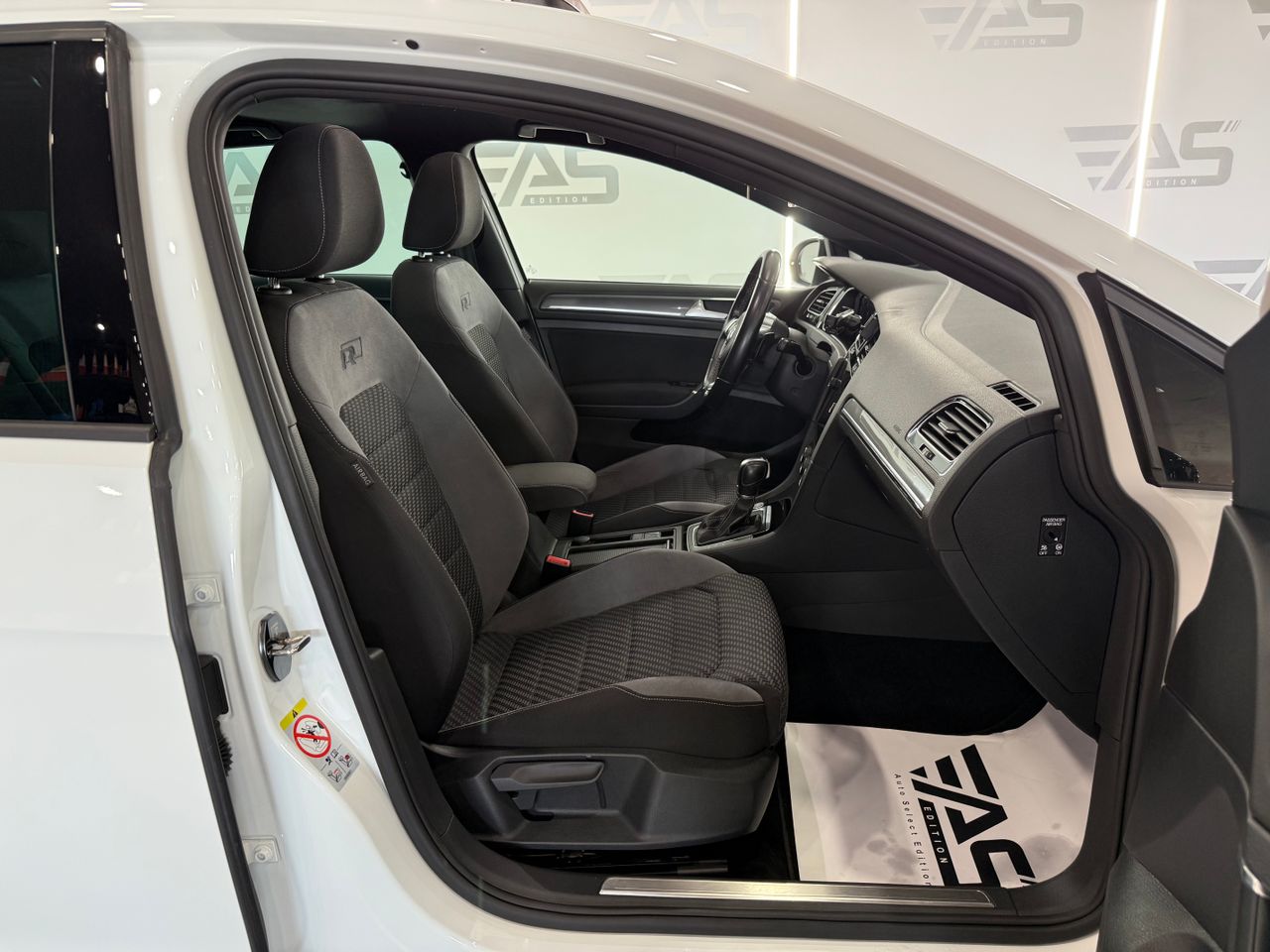 Imagen 120 del Volkswagen Golf en Auto Select Edition, Figueres