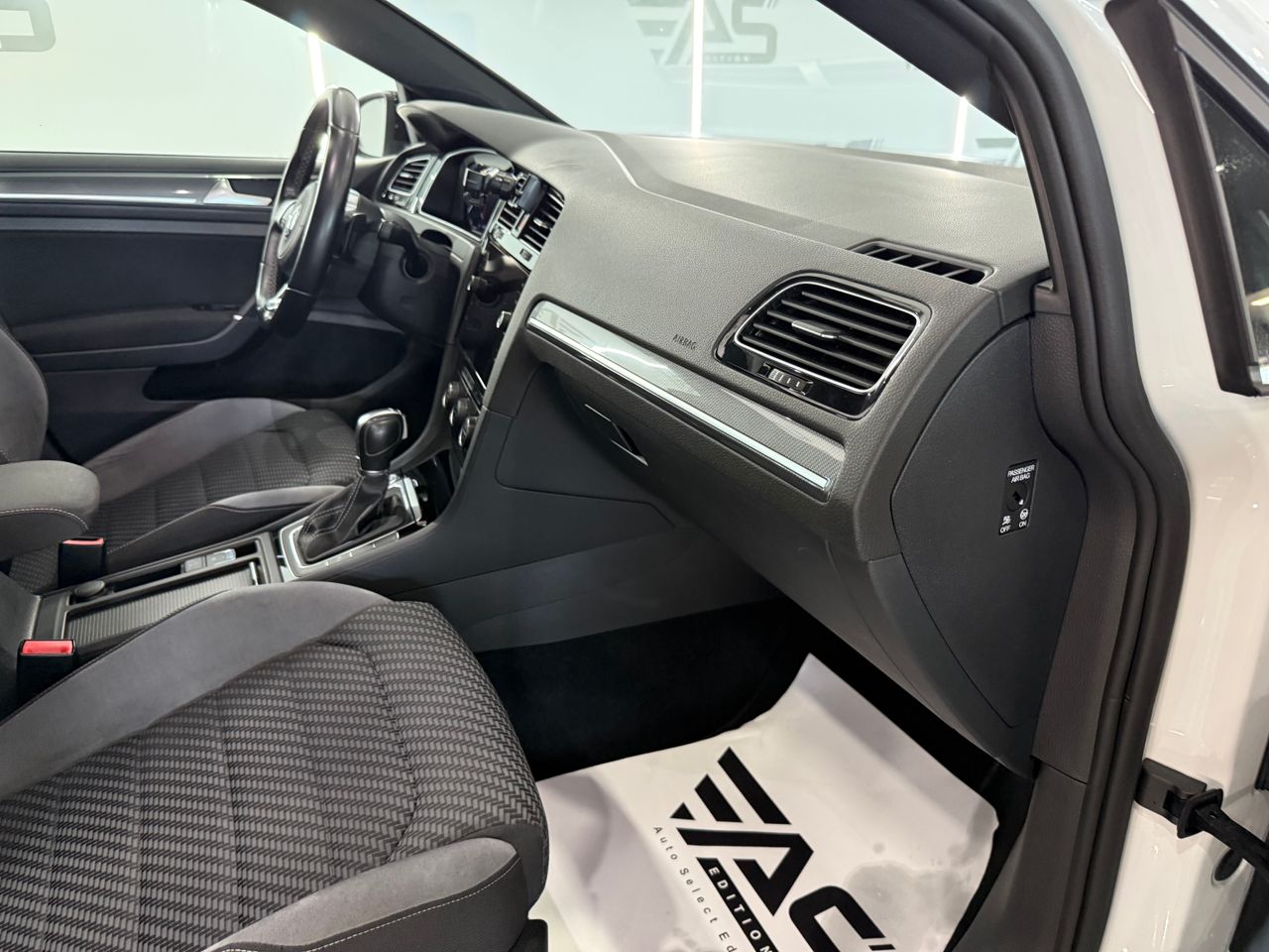 Imagen 140 del Volkswagen Golf en Auto Select Edition, Figueres