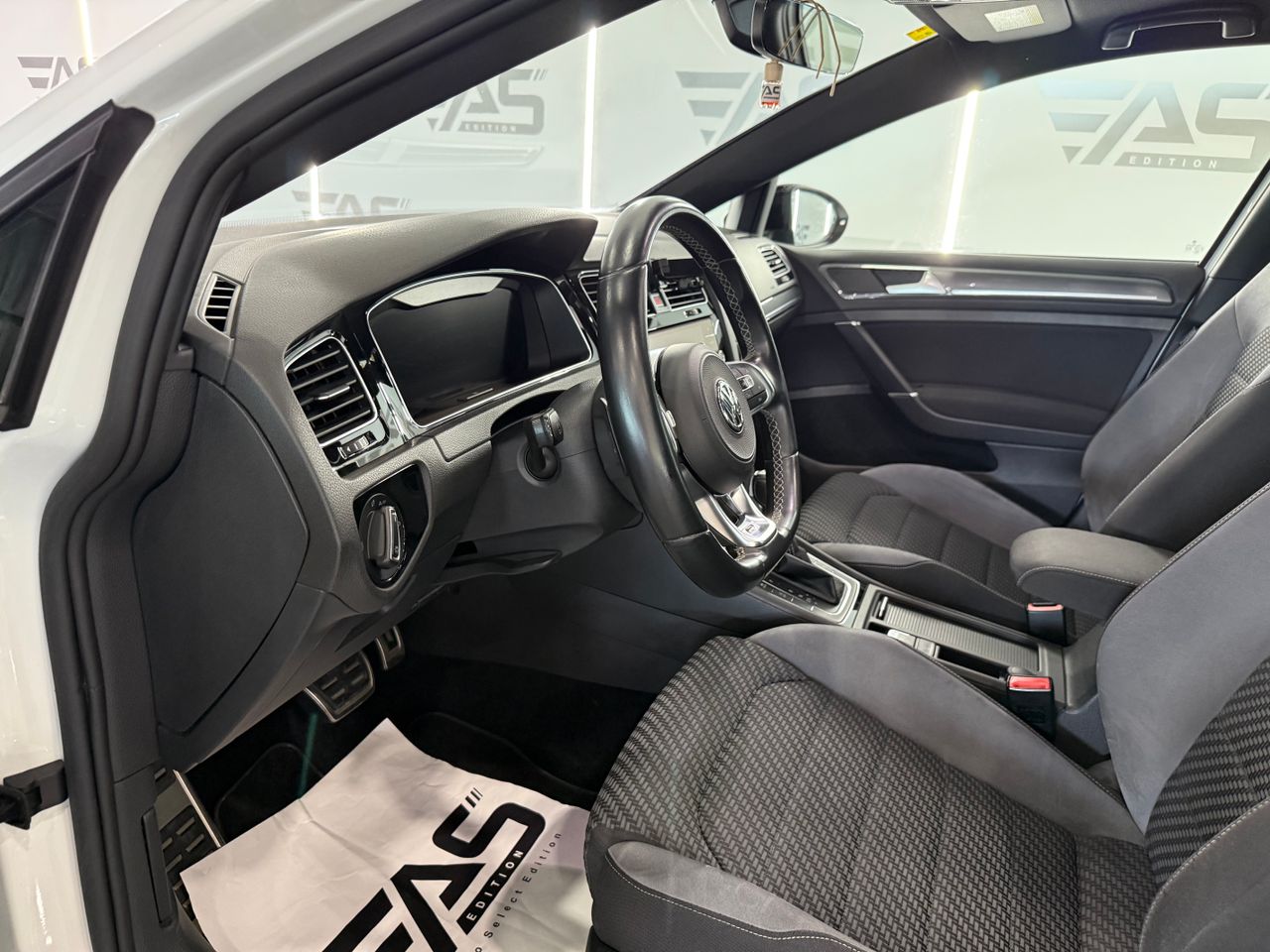 Imagen 200 del Volkswagen Golf en Auto Select Edition, Figueres