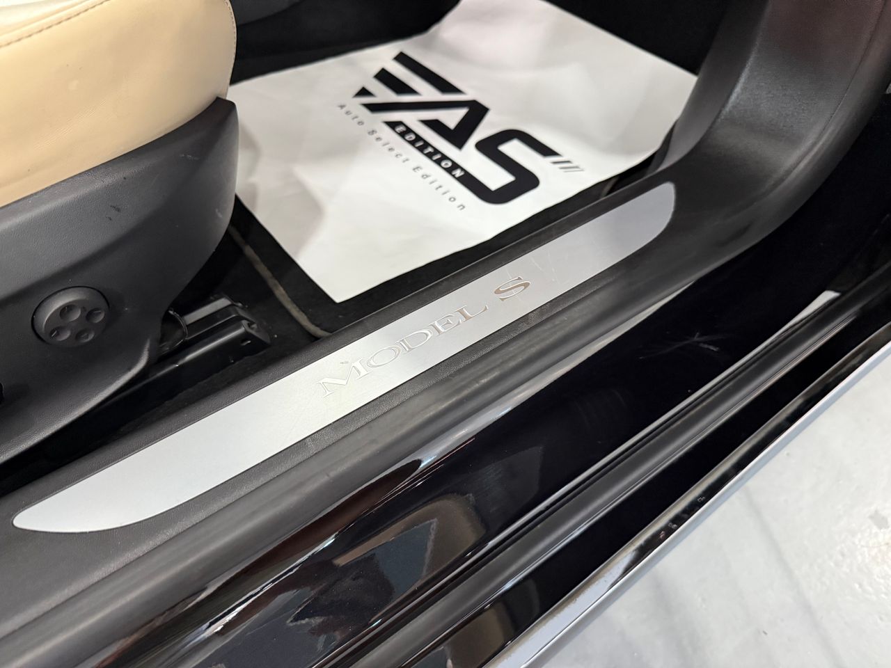 Imagen 106 del Tesla Model S en Auto Select Edition, Figueres