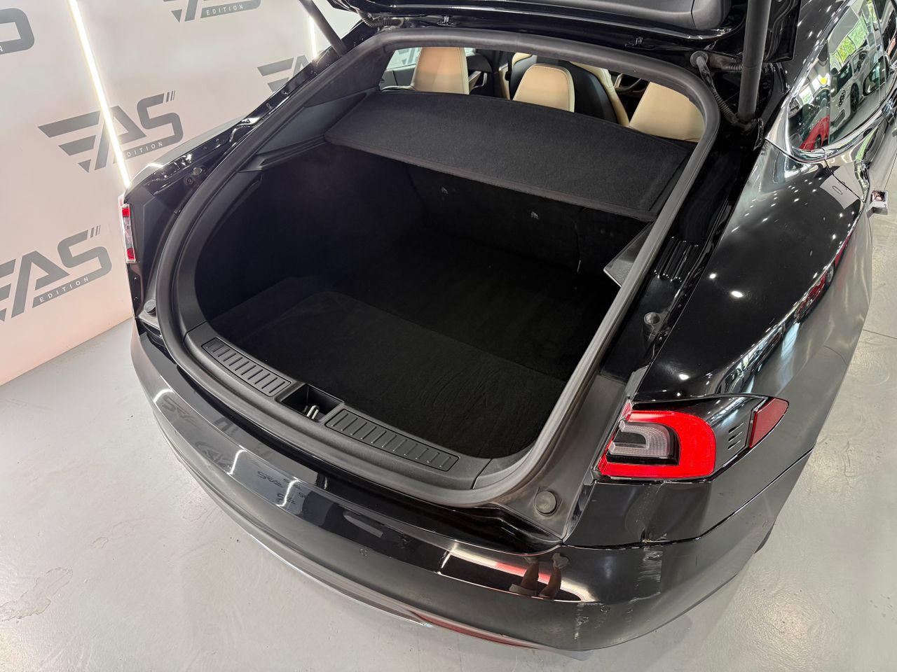 Imagen 69 del Tesla Model S en Auto Select Edition, Figueres