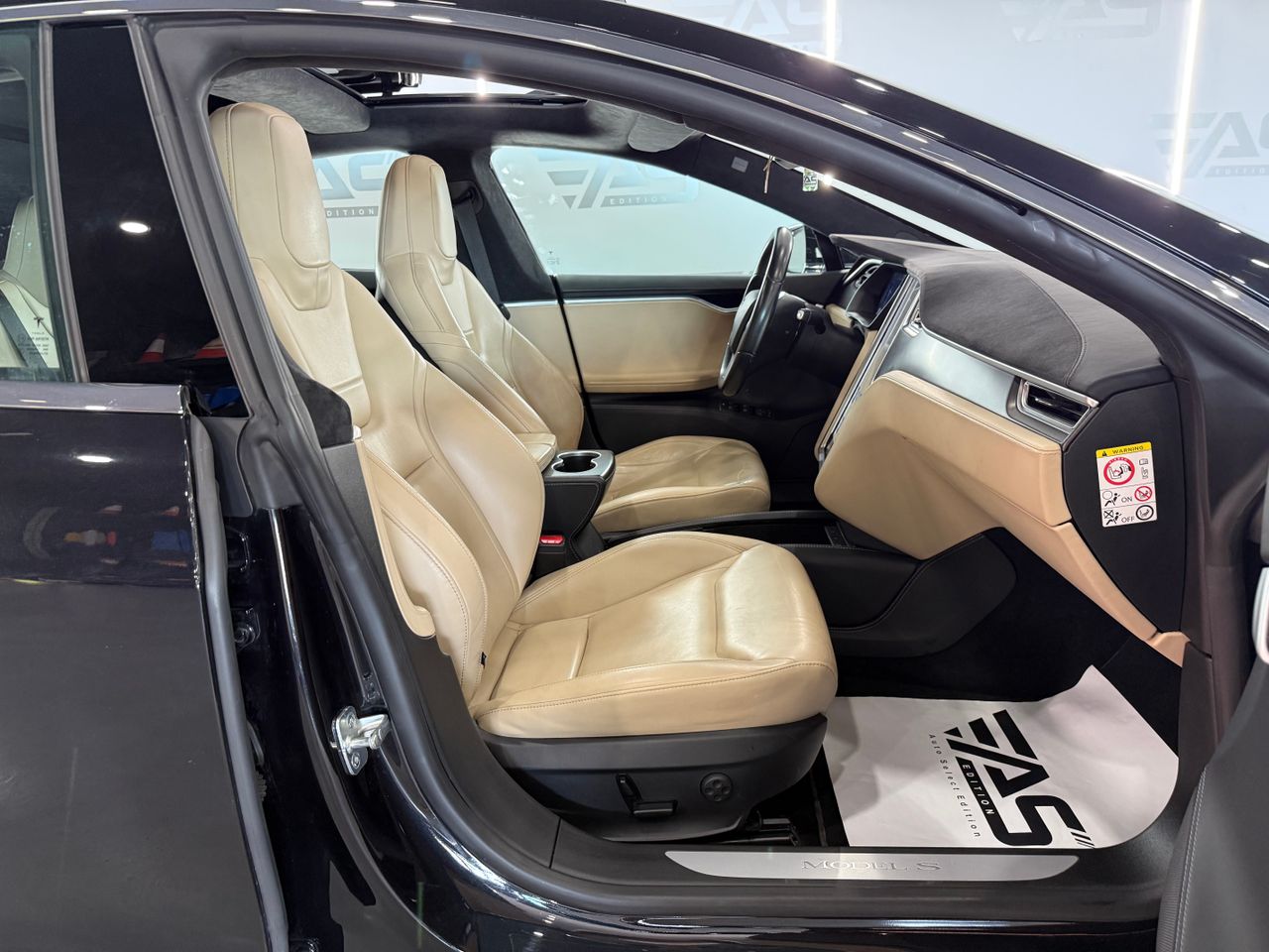 Imagen 105 del Tesla Model S en Auto Select Edition, Figueres