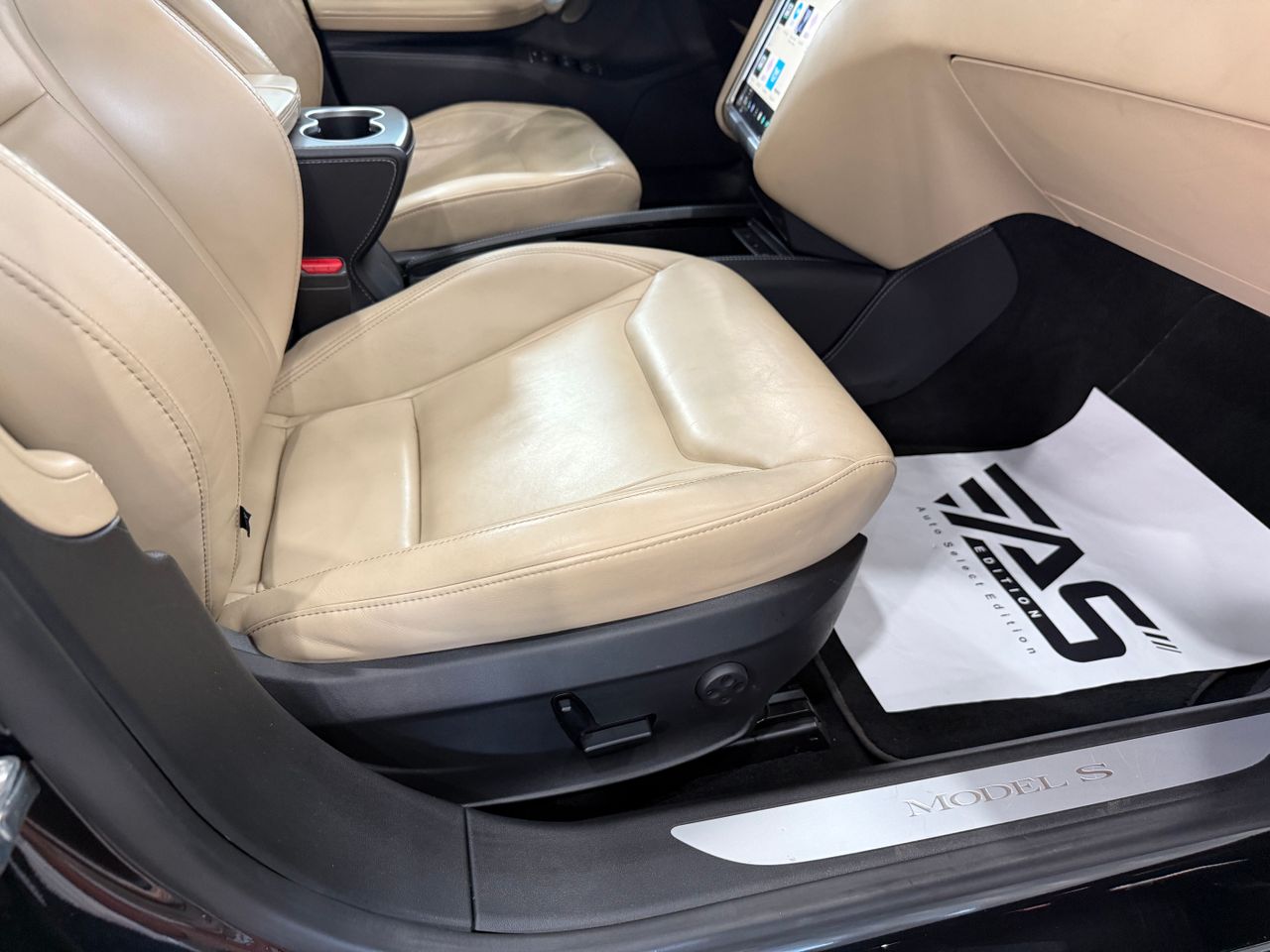 Imagen 113 del Tesla Model S en Auto Select Edition, Figueres