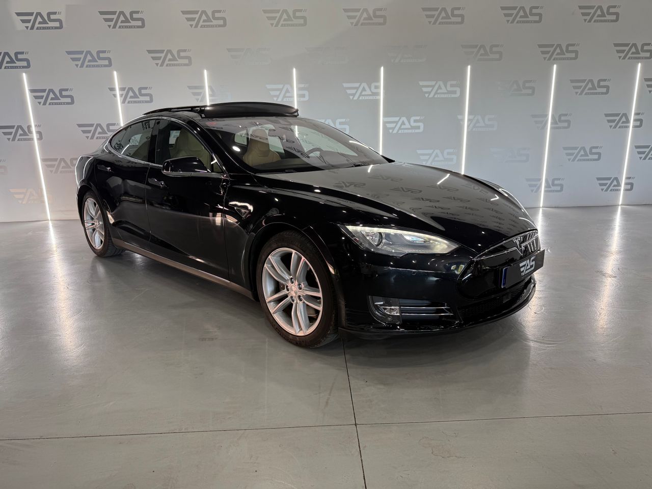 Imagen 3 del Tesla Model S en Auto Select Edition, Figueres