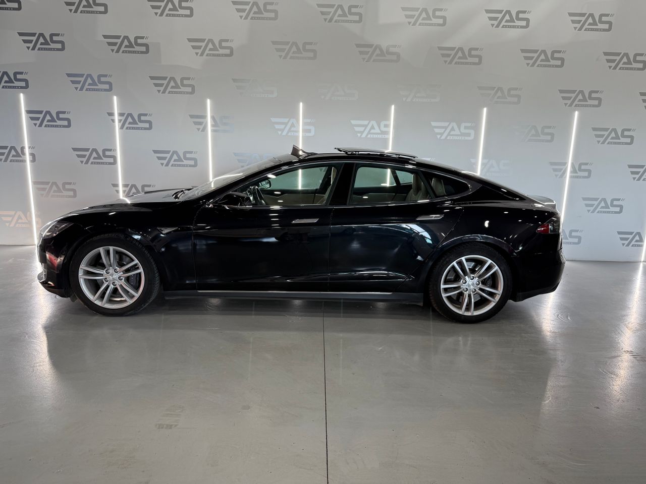 Imagen 6 del Tesla Model S en Auto Select Edition, Figueres