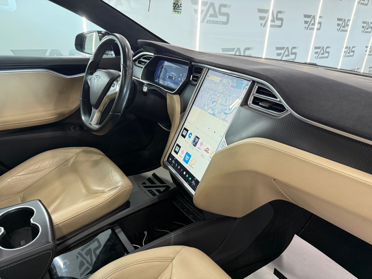 Imagen 121 del Tesla Model S en Auto Select Edition, Figueres