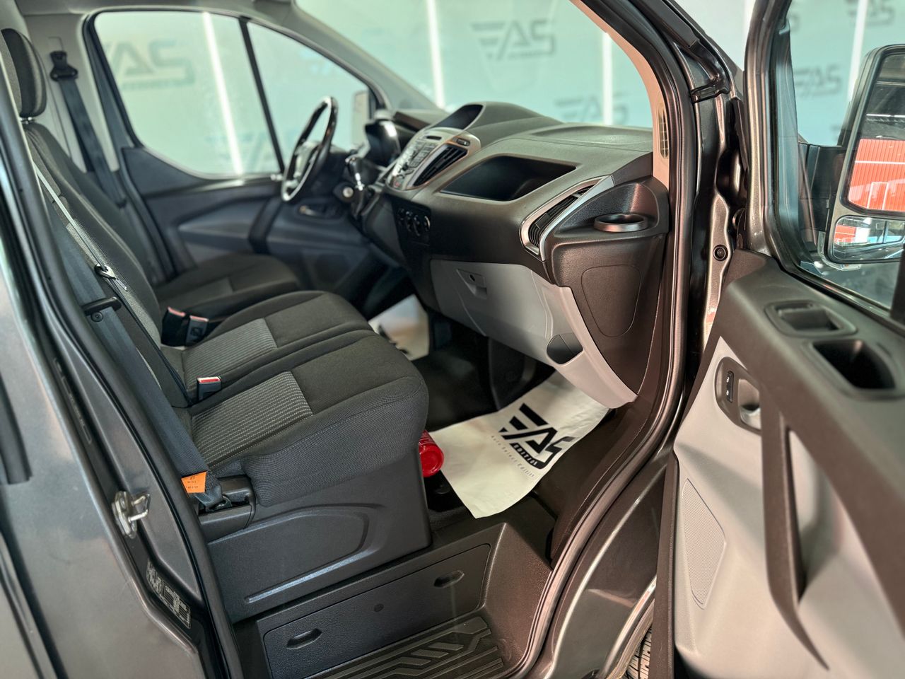 Imagen 129 del Ford Tourneo Custom en Auto Select Edition, Figueres