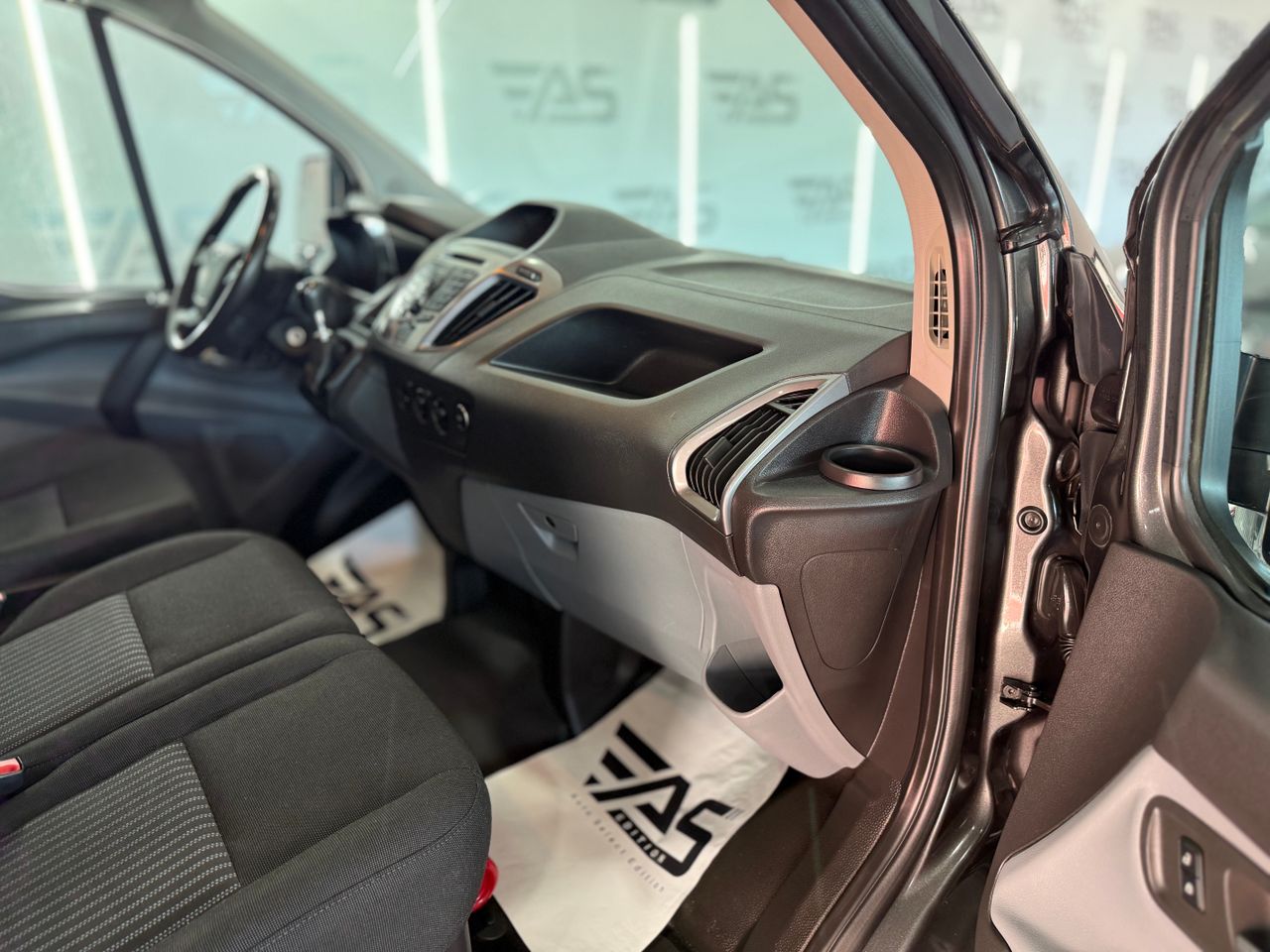 Imagen 135 del Ford Tourneo Custom en Auto Select Edition, Figueres