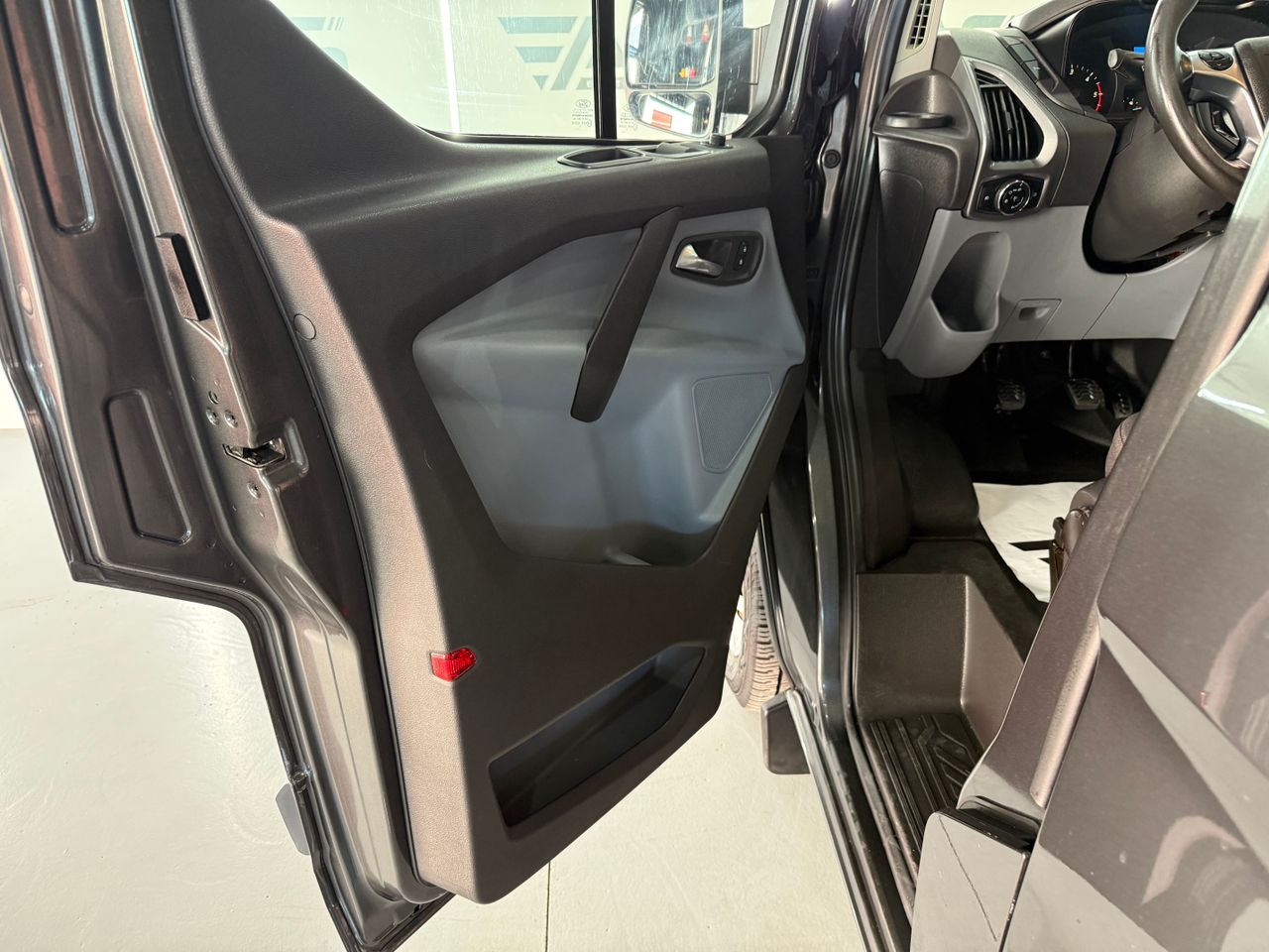 Imagen 120 del Ford Tourneo Custom en Auto Select Edition, Figueres
